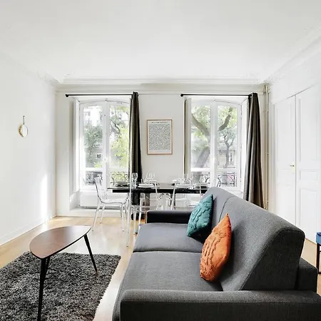 Chic -3br-10p- Place De La Republique * Parijs