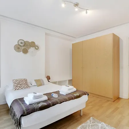 Chic -3br-10p- Place De La Republique *